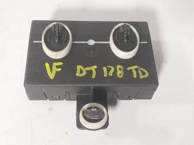 VAG 8K0959795G Módulo de confort de la puerta trasera  en stock Terrassa