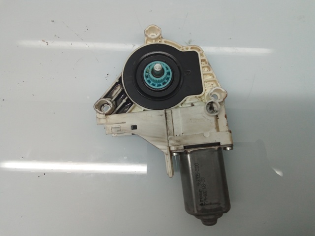 8K0959801 VAG Motor del elevalunas de la puerta delantera izquierda  disponible Alicante