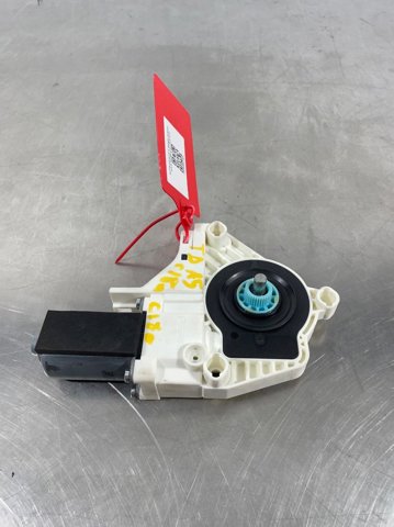 VAG 8K0959801A Motor del elevalunas de la puerta delantera izquierda  comprar en Ponferrada