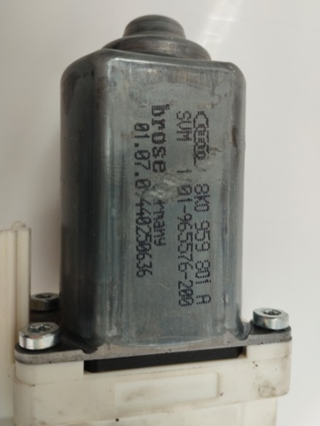 VAG 8K0959801A Motor del elevalunas eléctrico  en stock Terrassa