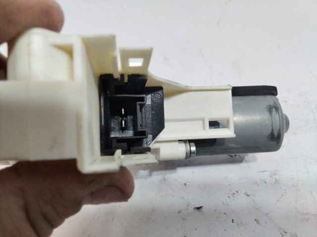 8K0959801A VAG Motor del elevalunas de la puerta delantera izquierda  comprar en Oviedo