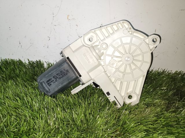 8K0959801B Motor del elevalunas de la puerta delantera izquierda  comprar en Zaragoza