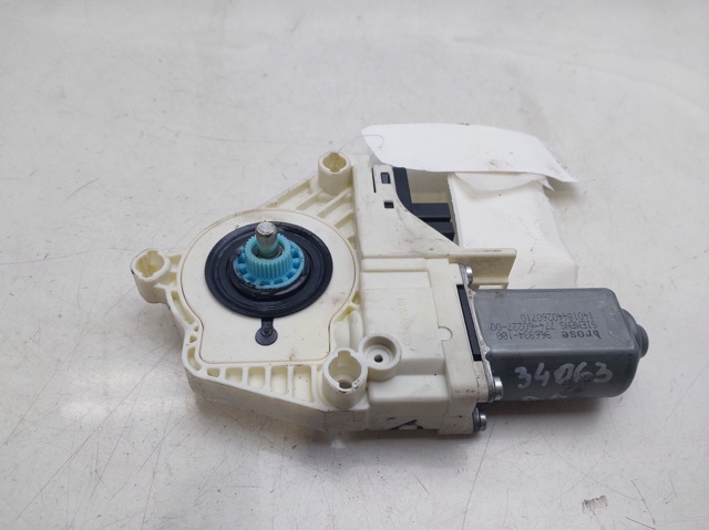 8K0959802 Motor del elevalunas de la puerta delantera derecha  en stock Castellón