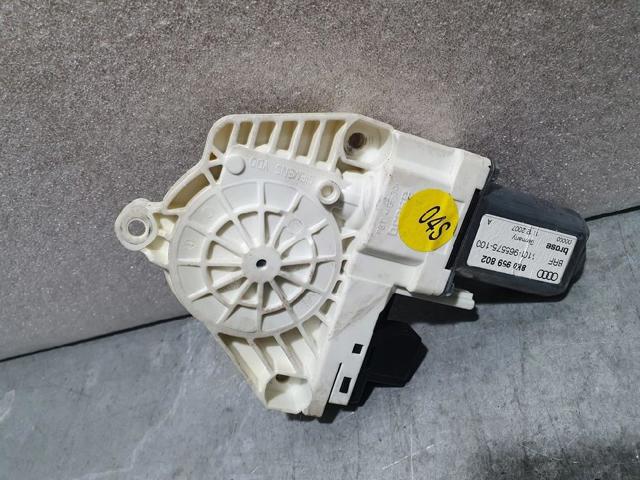 8K0959802 Motor del elevalunas de la puerta delantera derecha comprar Girona