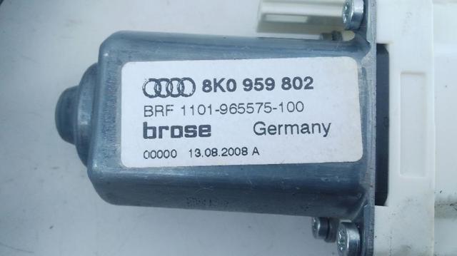 VAG 8K0959802 Motor del elevalunas de la puerta delantera derecha  disponible España