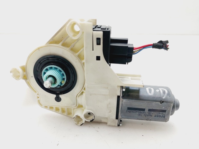 8K0959802 VAG Motor del elevalunas de la puerta delantera derecha  en stock Córdoba
