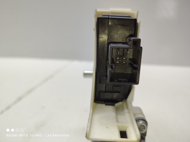 VAG 8K0959802 Motor del elevalunas de la puerta delantera derecha  en stock Terrassa