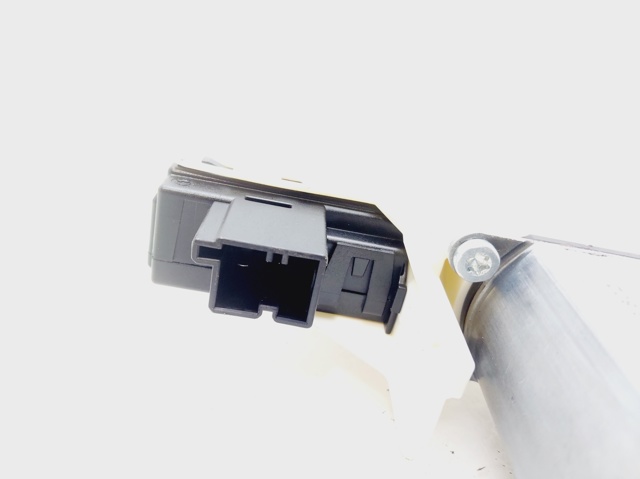 VAG 8K0959802 Motor del elevalunas de la puerta delantera derecha  comprar en Ponferrada