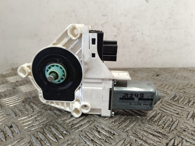 8K0959802 Motor del elevalunas de la puerta delantera derecha  comprar en Reus