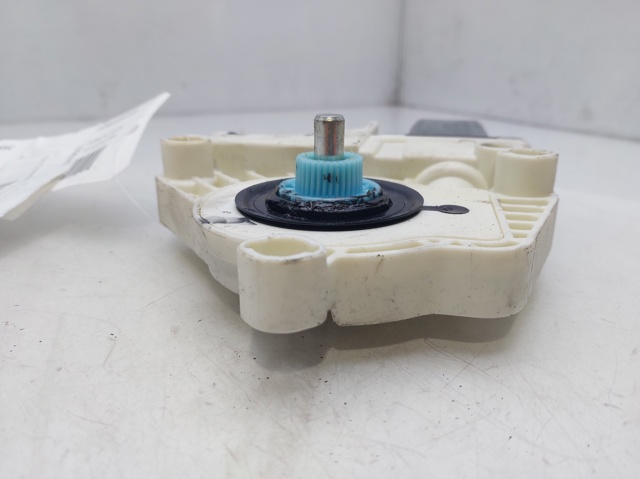 8K0959802 Motor del elevalunas de la puerta delantera derecha  comprar en Pontevedra