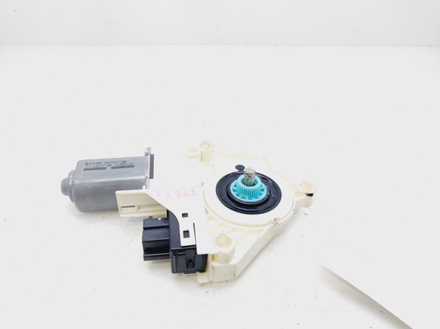 VAG 8K0959802 Motor del elevalunas de la puerta delantera derecha  en stock Salamanca