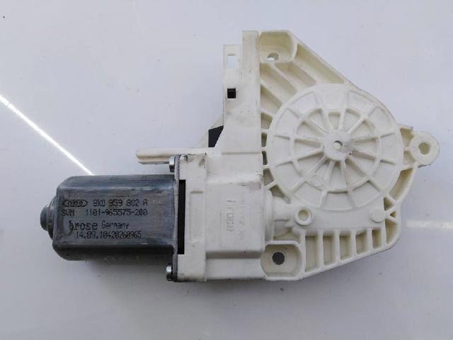 VAG 8K0959802A Motor del elevalunas de la puerta delantera derecha  en stock Salamanca