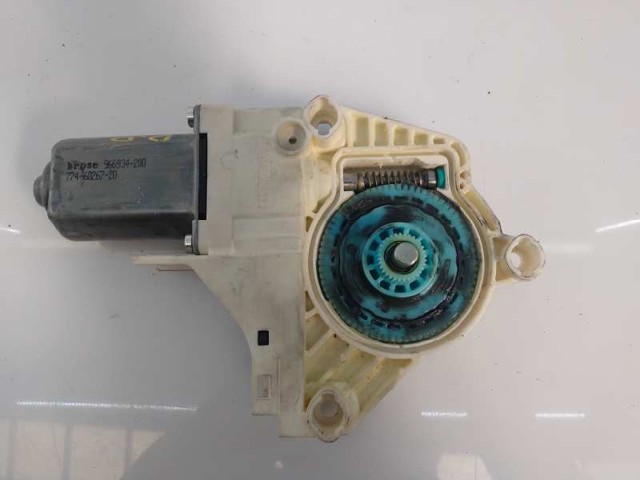 VAG 8K0959802A Motor del elevalunas de la puerta delantera derecha comprar Barcelona