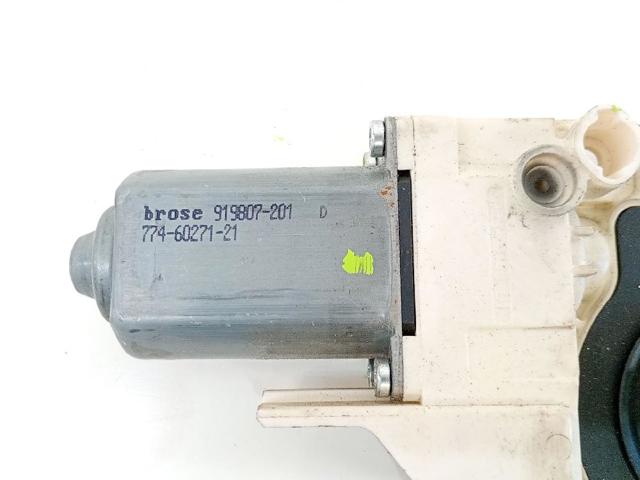 VAG 8K0959802B Motor del elevalunas de la puerta delantera derecha  disponible España