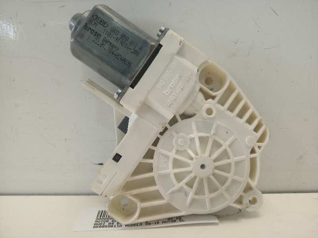 VAG 8K0959811A Motor del elevalunas de la puerta trasera izquierda  comprar en Ponferrada