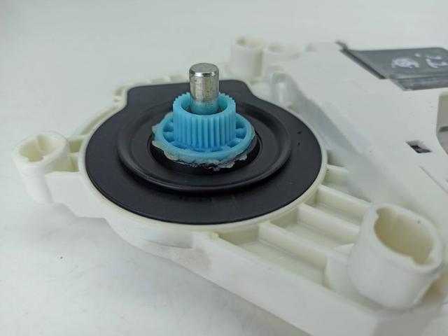 VAG 8K0959811A Motor del elevalunas de la puerta trasera izquierda  comprar en Ponferrada