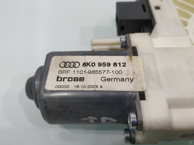 8K0959812 Motor del elevalunas de la puerta delantera derecha  disponible Burgos