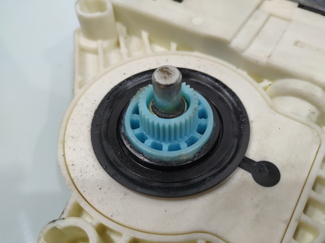 8K0959812 Motor del elevalunas de la puerta delantera derecha  comprar en Zaragoza