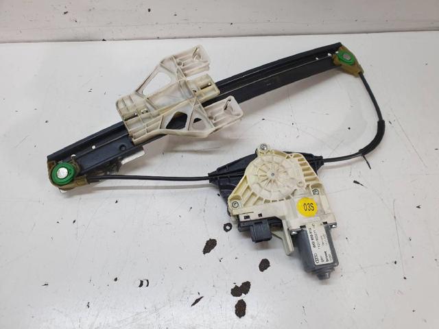 VAG 8K0959812 Motor del elevalunas de la puerta delantera derecha comprar Pamplona