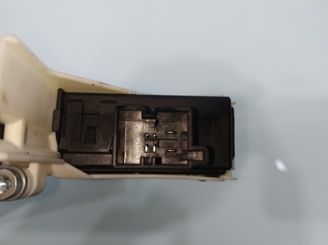 VAG 8K0959812 Motor del elevalunas de la puerta delantera derecha  disponible Valladolid