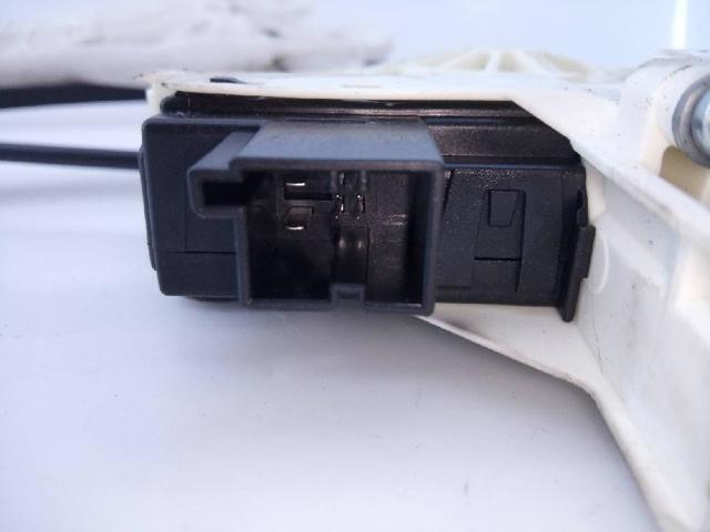 VAG 8K0959812 Motor del elevalunas de la puerta delantera derecha  comprar en Ponferrada