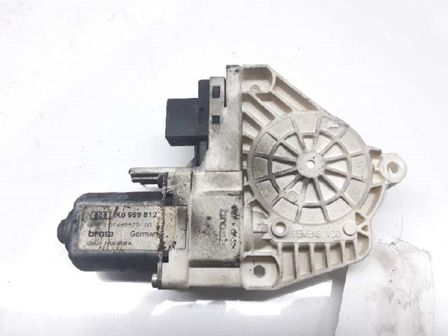 8K0959812 Motor del elevalunas de la puerta delantera derecha  en stock Granada