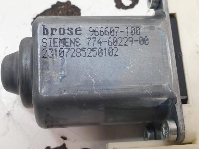 8K0959812 VAG Motor del elevalunas de la puerta delantera derecha  en stock Córdoba