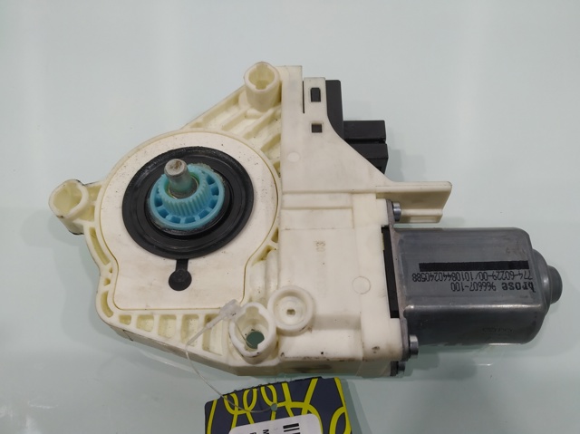 8K0959812 VAG Motor del elevalunas de la puerta delantera derecha  comprar en Lleida