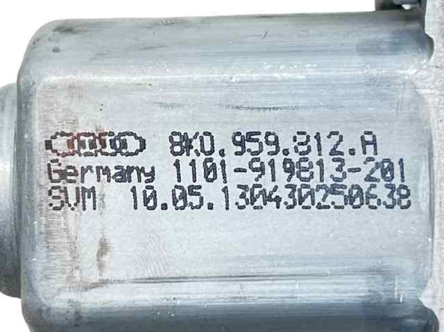 VAG 8K0959812A Motor del elevalunas de la puerta trasera derecha  en stock Terrassa