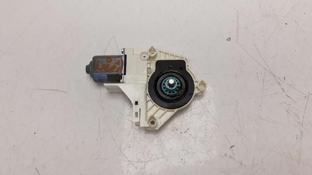8K0959812A Motor del elevalunas de la puerta trasera derecha  disponible Utrera