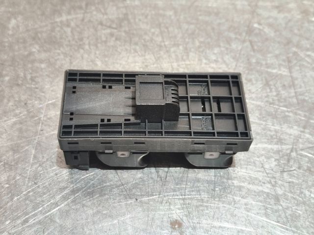 8K0959851D Interruptor de elevalunas delantera izquierda  en stock Castellón