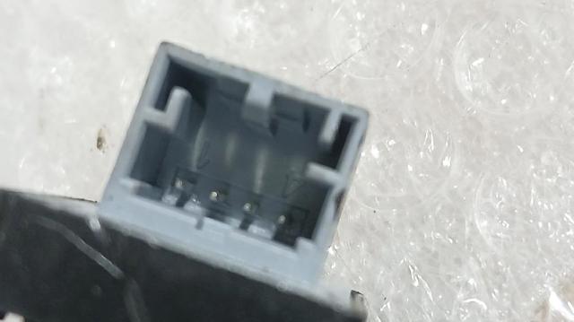 8K0959855A Botón de elevalunas delantero derecho comprar Sevilla