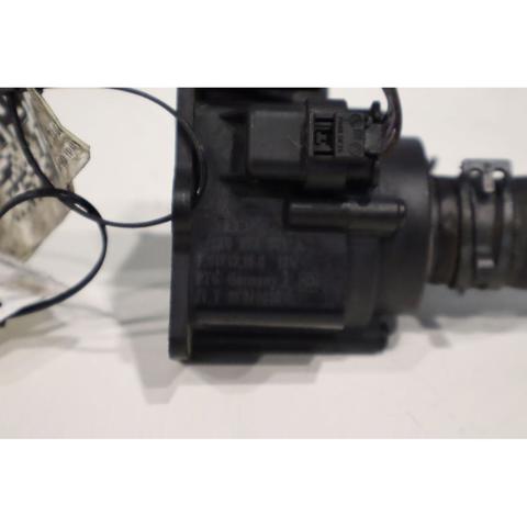 8K0965561A Bomba de agua eléctrica auxiliar  en stock Granada