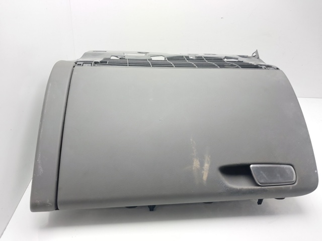 8K1857035B Guantera  disponible Utrera