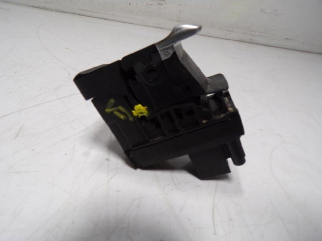 8K1927225B Interruptor del freno de estacionamiento electromecánico  en stock Sabadell
