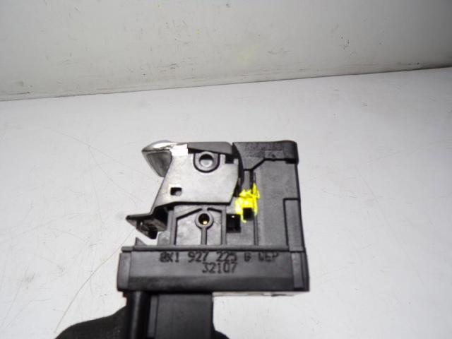 VAG 8K1927225B Interruptor del freno de estacionamiento electromecánico  en stock Terrassa