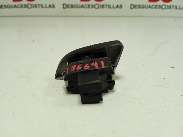 8K1962107A Interruptor de cierre centralizado  disponible Utrera