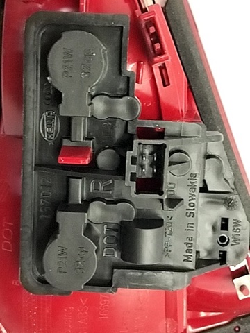8K5945094D VAG Piloto trasero interior derecho  en stock Gandía