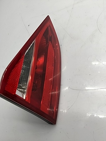 8K5945094D VAG Piloto trasero interior derecho  disponible Vigo