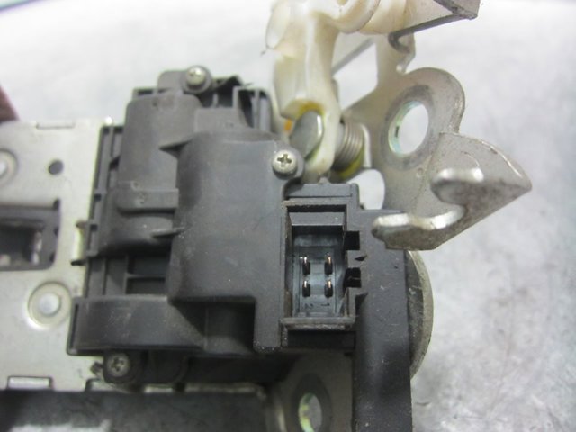 VAG 8K9827505 Cerradura de tapa de maletero  comprar en Ponferrada