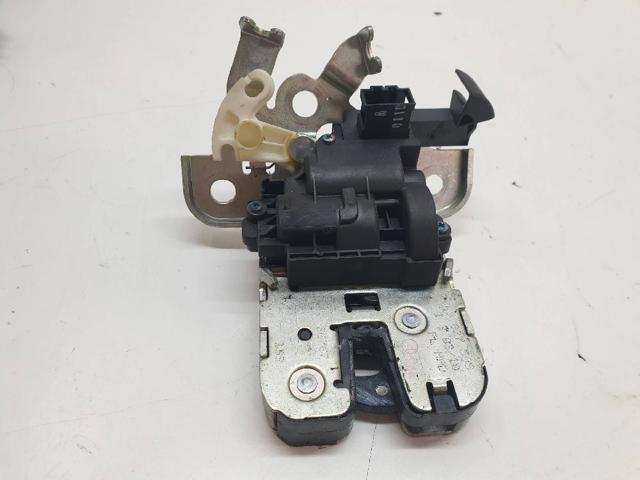 8K9827505 VAG Cerradura de maletero comprar Bilbao