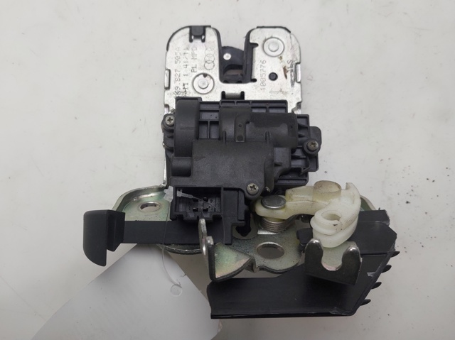 VAG 8K9827505A Cerradura de maletero  en stock Terrassa