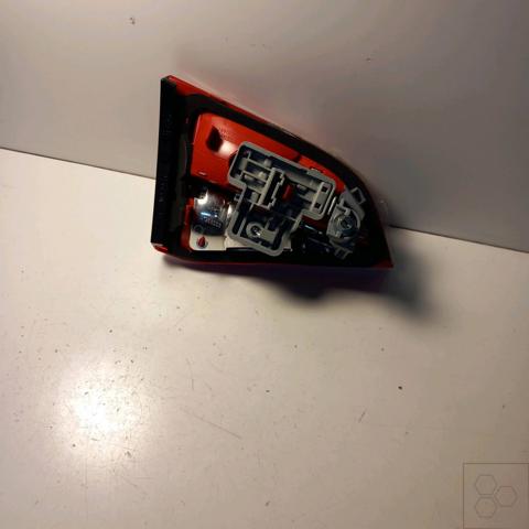 8K9945094B VAG Piloto trasero interior derecho  en stock Gandía