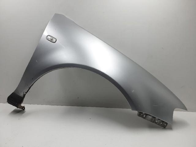 Aleta delantera 8L0821106B VAG