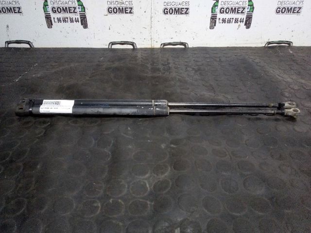 VAG 8L0823359 Amortiguador de capó  disponible Valladolid