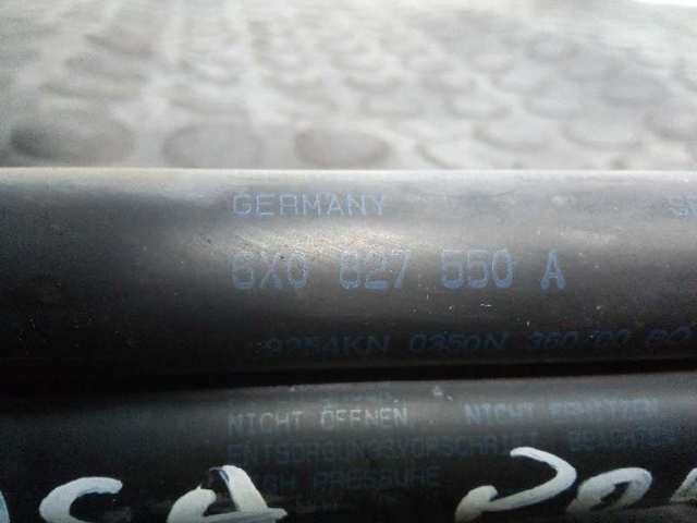 8L0823359 Amortiguador de capó  en stock Castellón