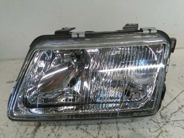 VAG 8L0941029 Faro izquierdo  disponible Lugo