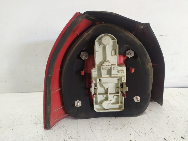 8L0945096C VAG Piloto trasero derecho  en stock Huelva