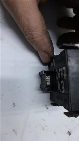 8L0959851 Interruptor de elevalunas delantera izquierda  en stock Granada