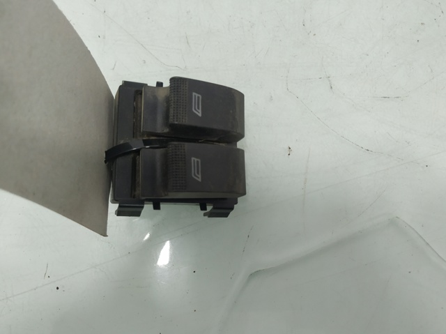 VAG 8L0959851 Interruptor de elevalunas delantera izquierda  en stock Terrassa